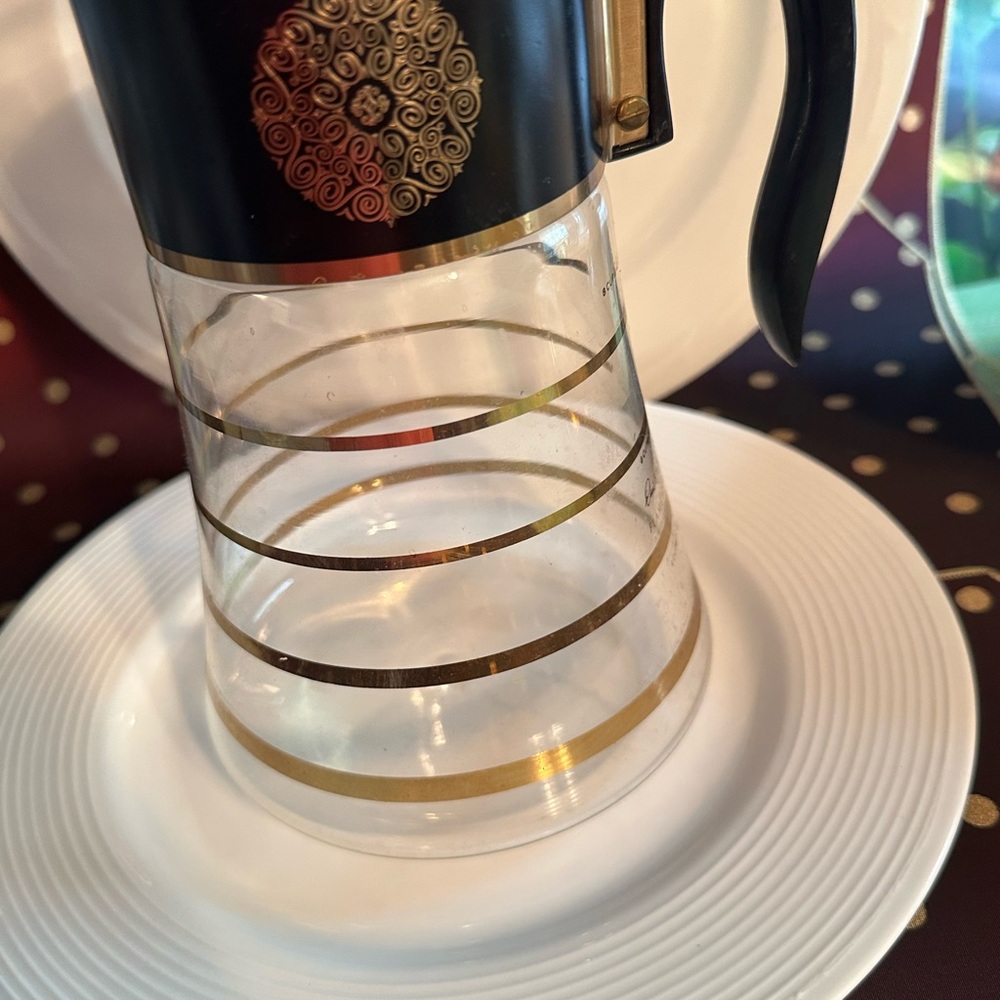 Elegant Black and Gold Coffee Carafe for Kitchen